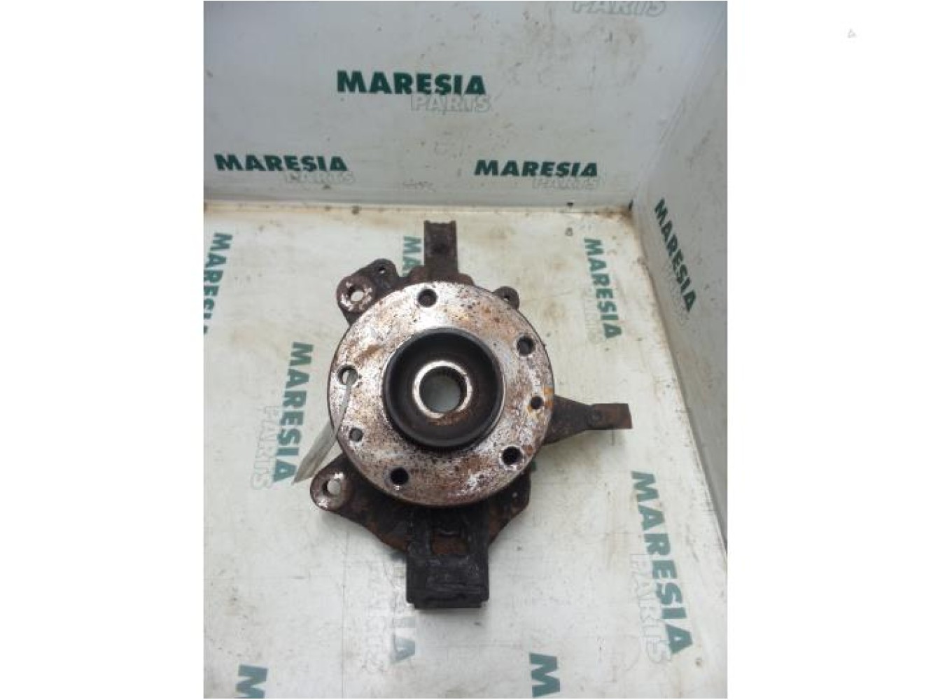 Renault - Megane - Fusee links-voor