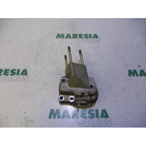 Fiat - Punto - Engine mount