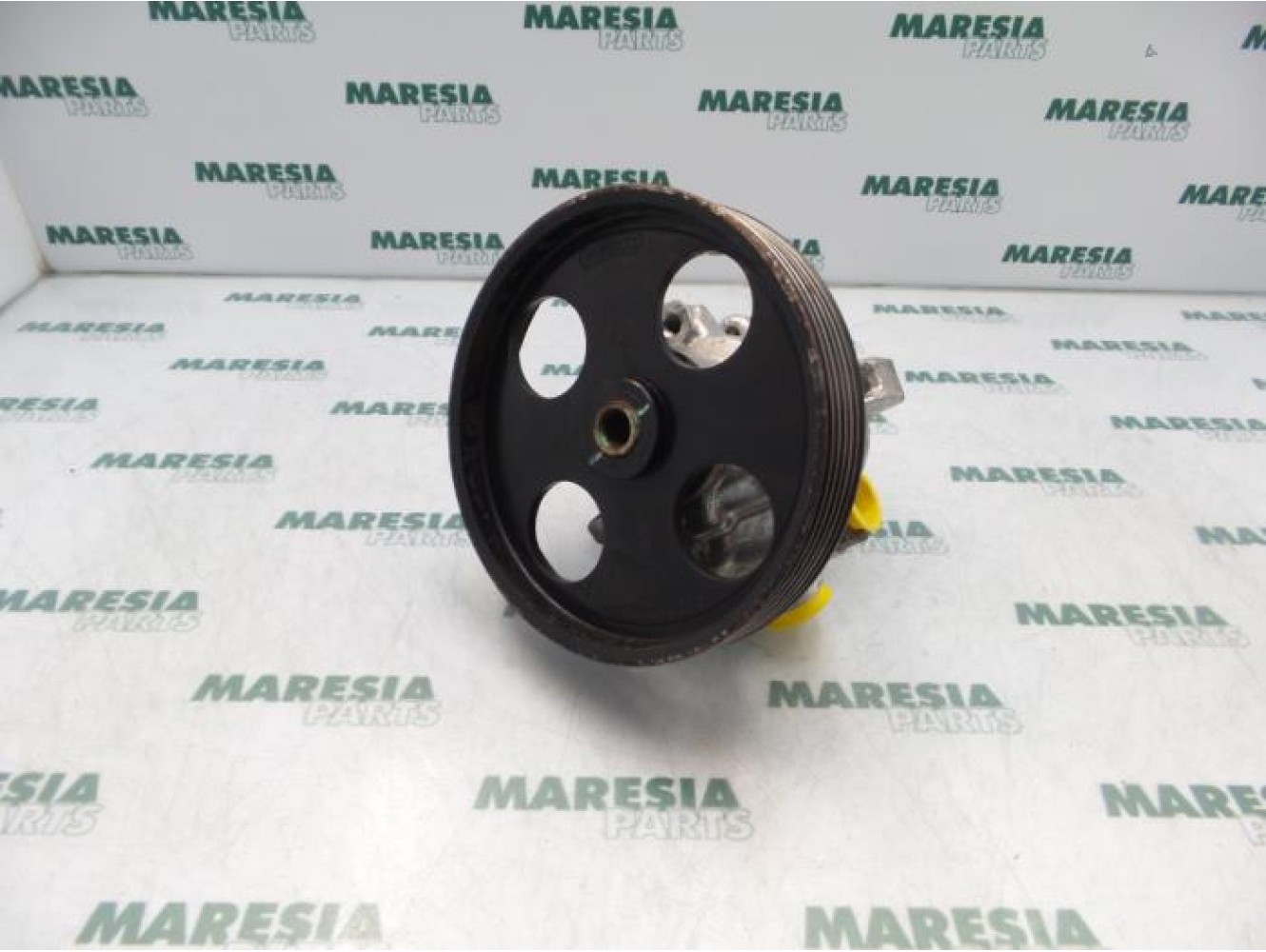 Peugeot - 206 - Power steering pump