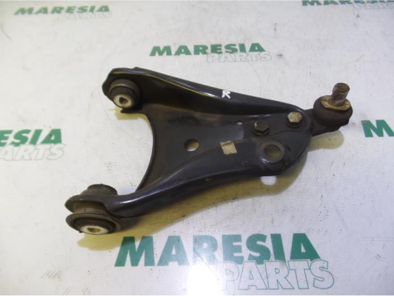 Renault - Twingo - Front lower wishbone, right