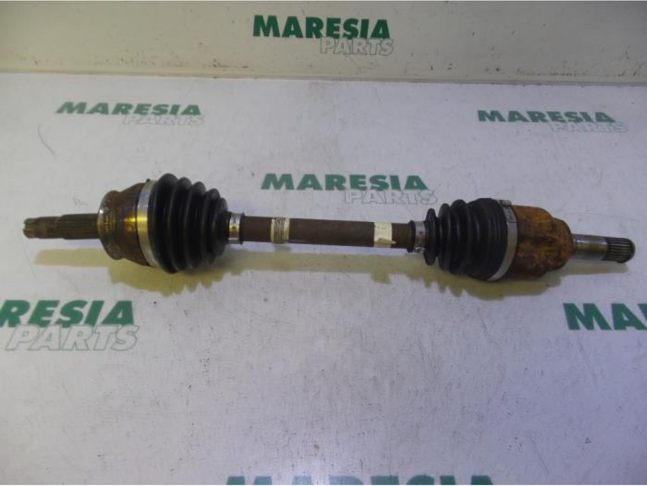 Lancia - Delta - Front drive shaft, left