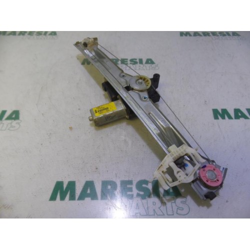 Lancia - Delta - Rear door window mechanism 4-door, right