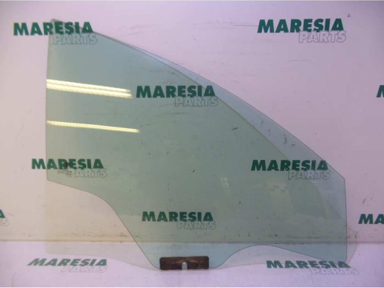 Lancia - Delta - Door window 4-door, front right