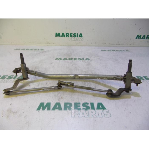 Peugeot - 207 - Wiper mechanism