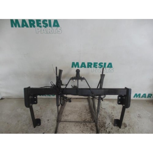 Renault - Trafic - Towbar
