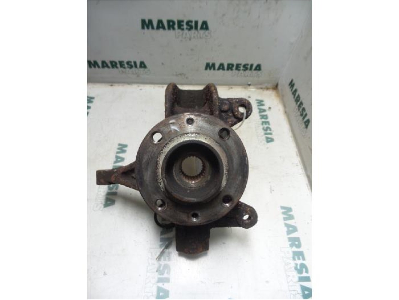 Renault - Megane Scenic - Knuckle, front right