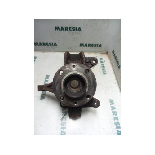 Renault - Megane Scenic - Knuckle, front right