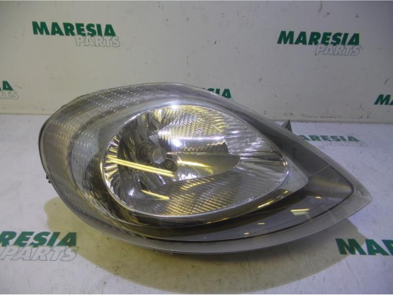 Renault - Trafic - Phare droit