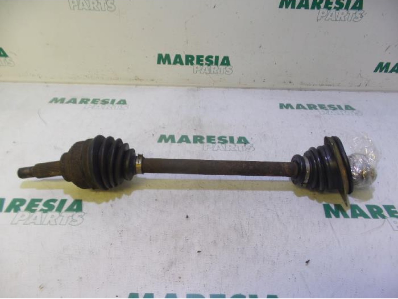 Renault - Trafic - Aandrijfas links-voor