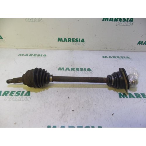 Renault - Trafic - Front drive shaft, left