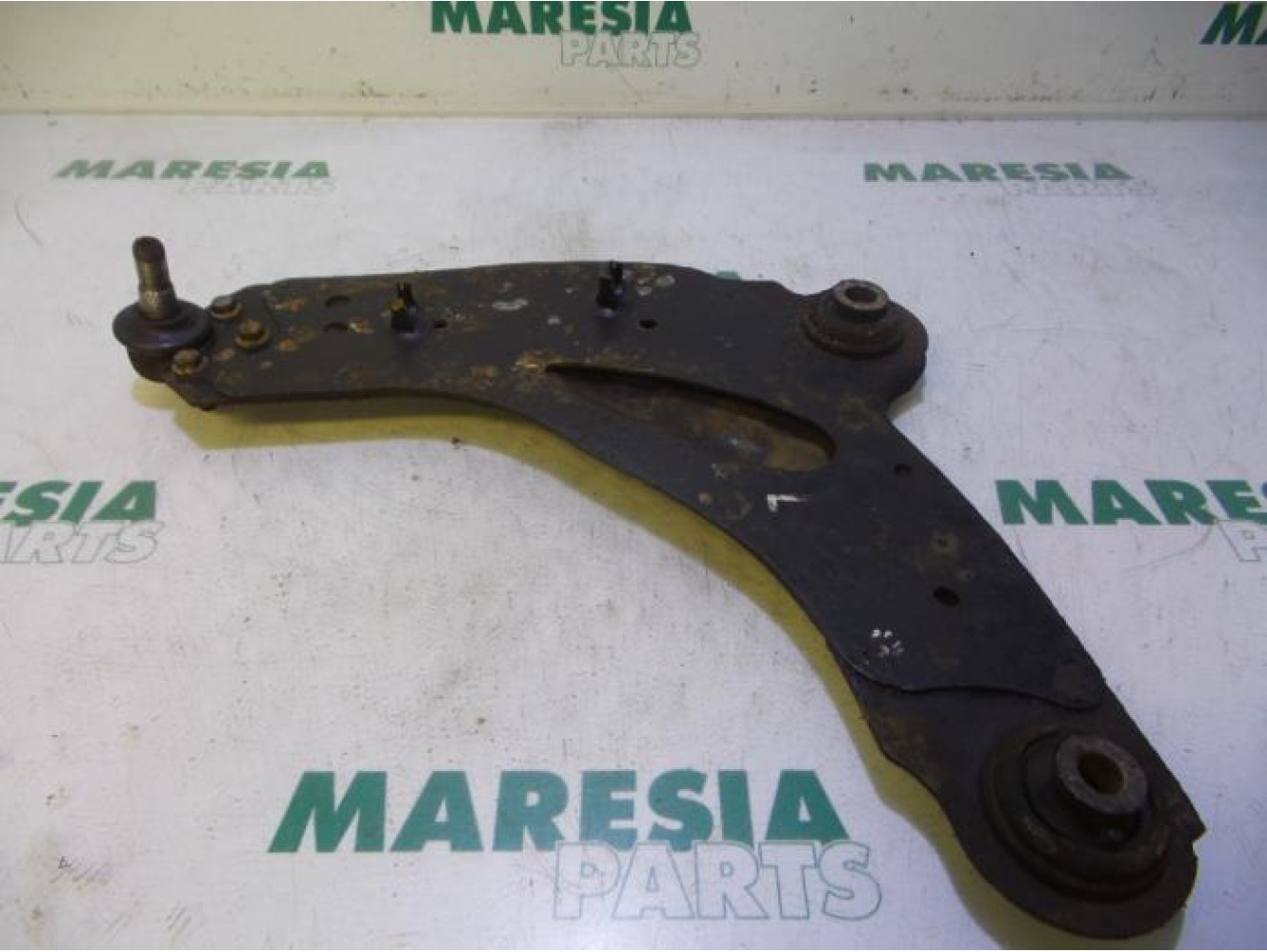 Renault - Trafic - Querlenker unten links vorne
