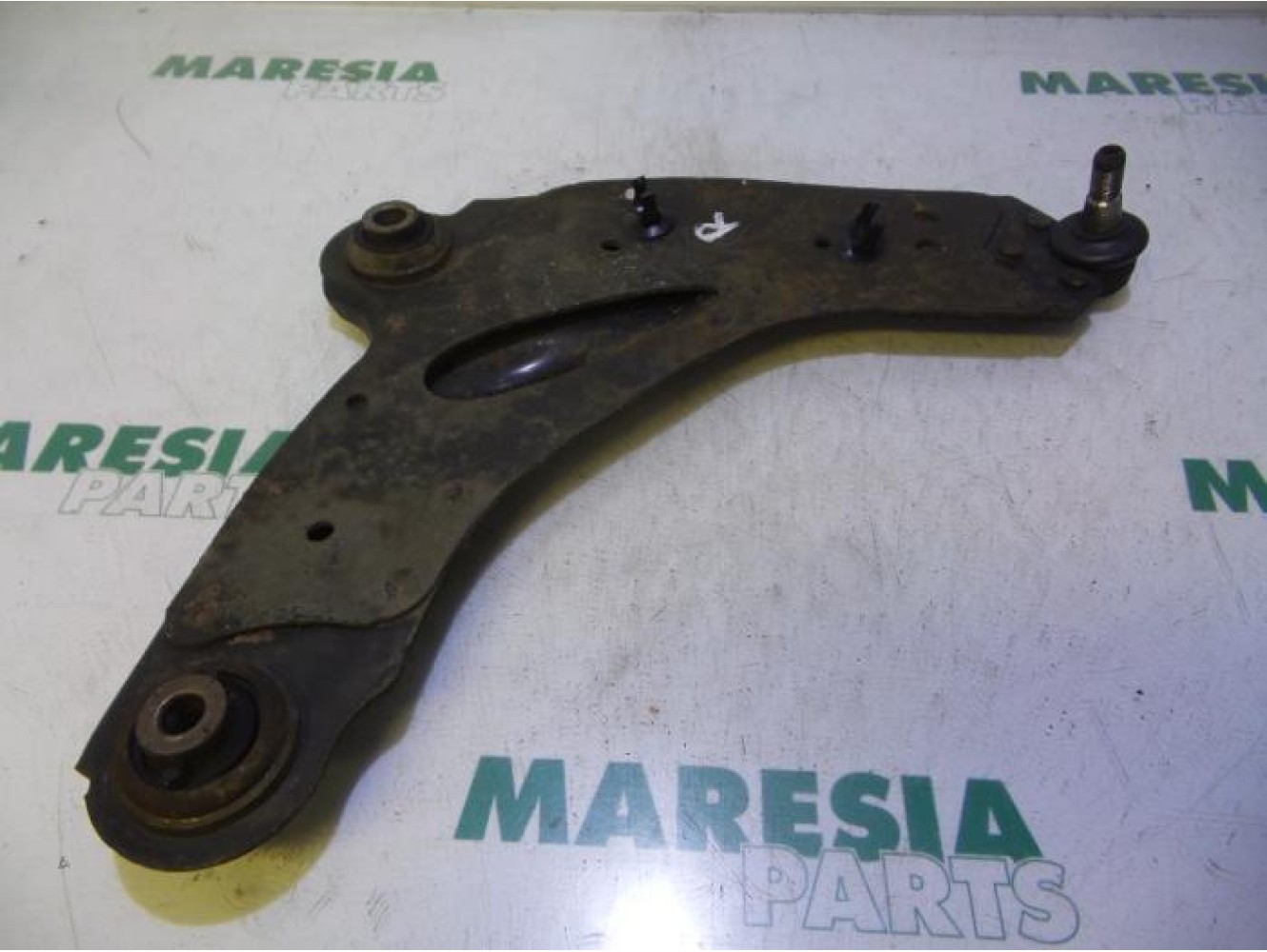 Renault - Trafic - Front lower wishbone, right