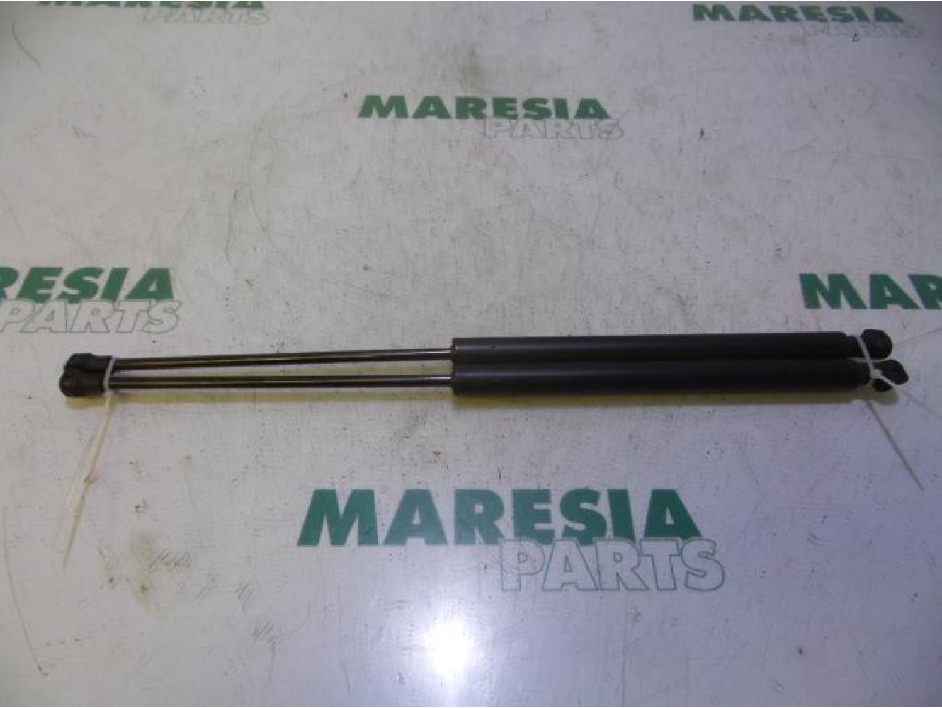 Peugeot - 207 - Set of tailgate gas struts