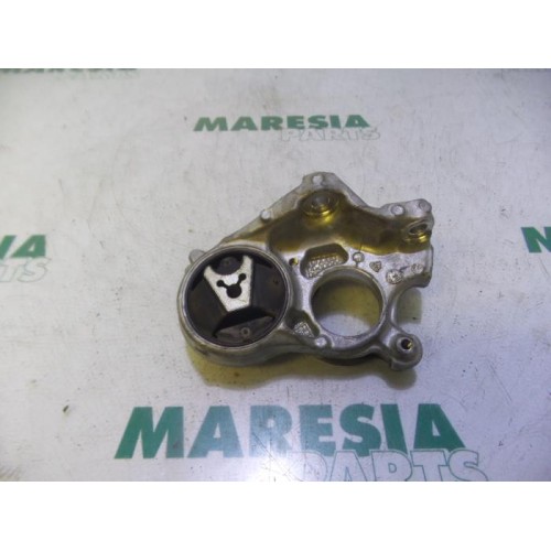 Peugeot - 3008 - Engine mount