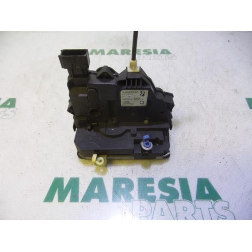 Fiat - Punto - Front door lock mechanism 4-door, right