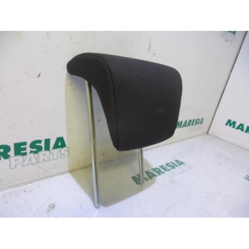 Fiat - Punto - Headrest