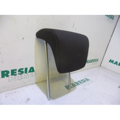 Fiat - Punto - Headrest