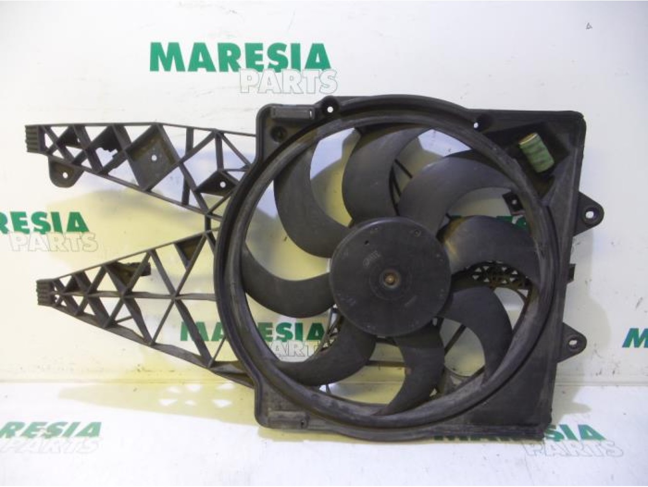 Fiat - Punto - Fan motor