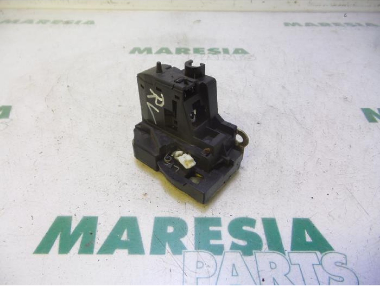 Renault - Megane Scenic - Front door lock mechanism 4-door, right