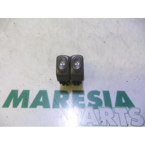 Renault - Megane Scenic - Multi-functional window switch