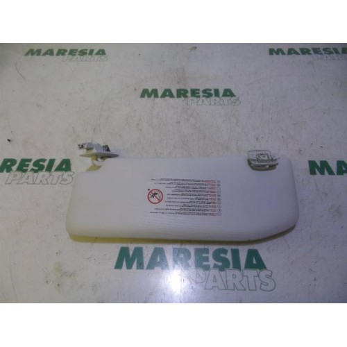 Peugeot - 208 - Sun visor