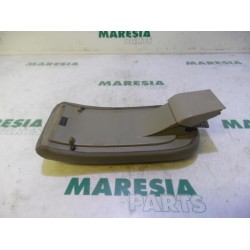 Renault - Megane - Armrest
