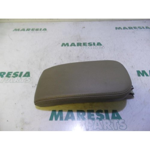 Renault - Megane - Armrest
