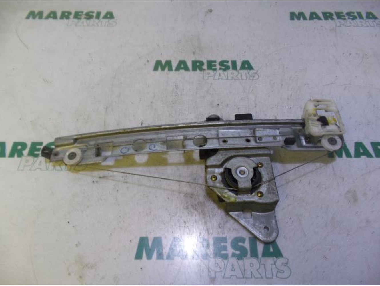 Renault - Megane - Rear door window mechanism 4-door, right