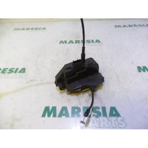 Renault - Megane - Front door lock mechanism 4-door, right