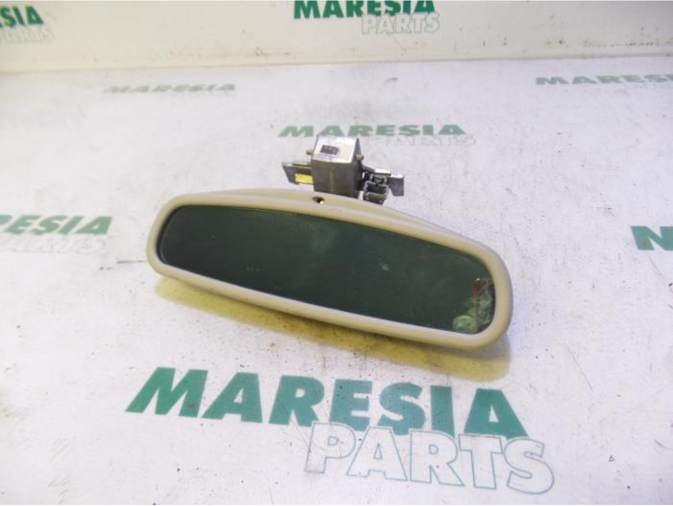 Renault - Megane Scenic - Rear view mirror