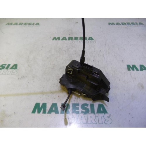 Renault - Megane Scenic - Door lock mechanism 4-door, front left