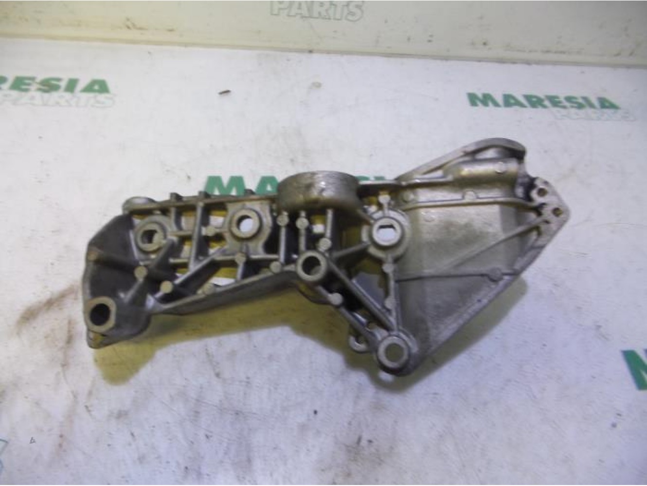 Renault - Megane - Support (miscellaneous)