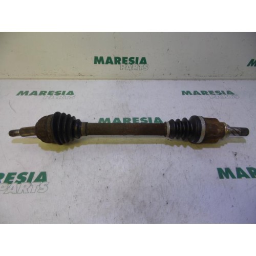 Renault - Megane Scenic - Front drive shaft, left
