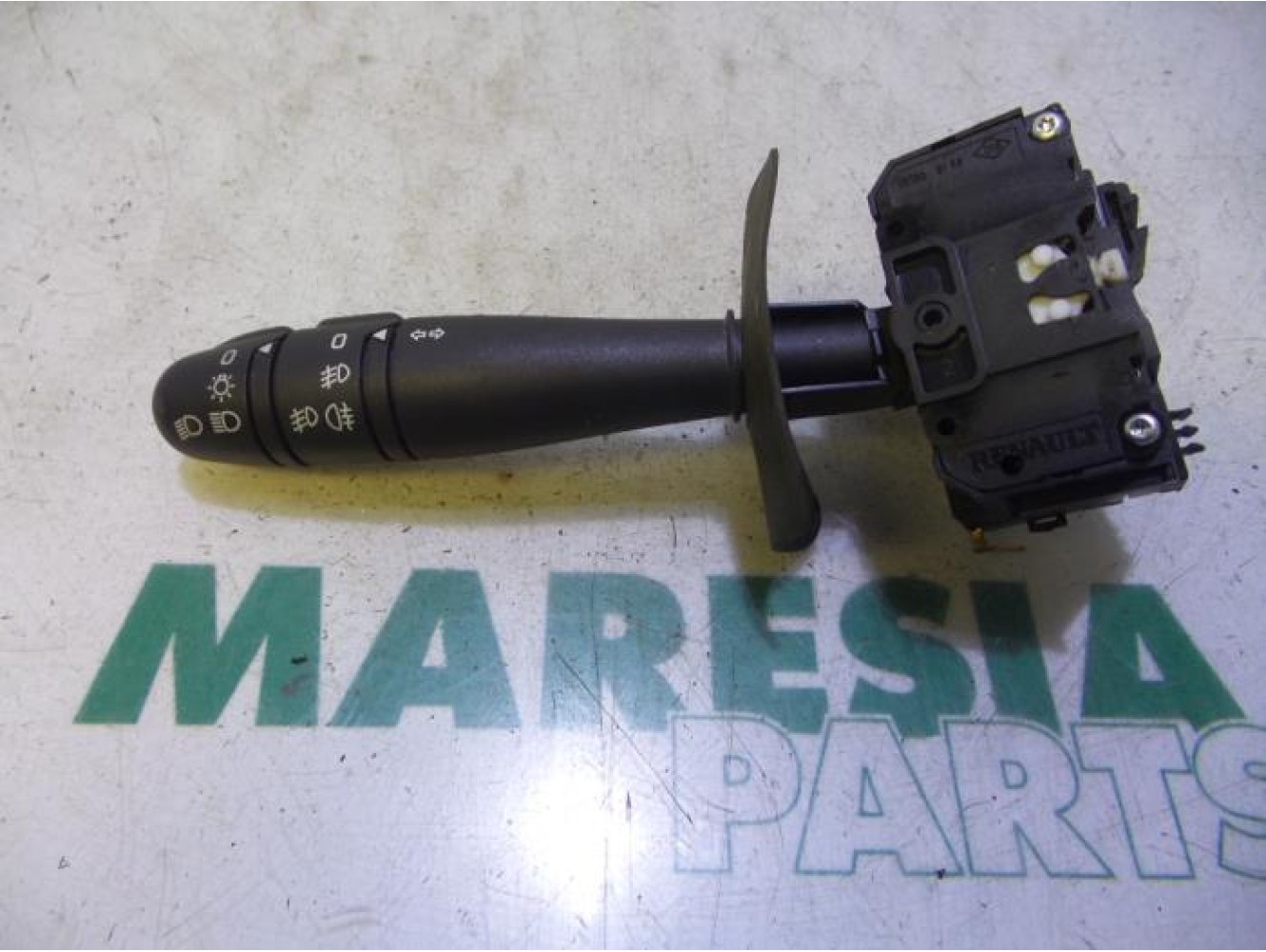 Renault - Clio - Indicator switch