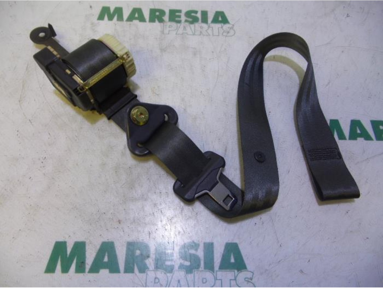 Renault - Clio - Front seatbelt, right