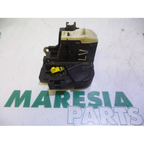 Renault - Clio - Door lock mechanism 2-door, left