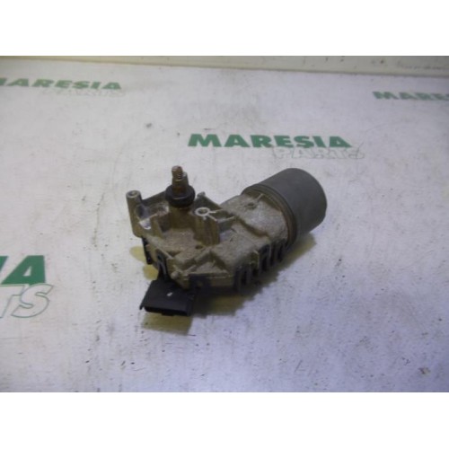 Renault - Clio - Front wiper motor