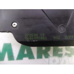 Peugeot - 206 - Tailgate lock mechanism