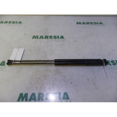 Peugeot - 206 - Set of tailgate gas struts