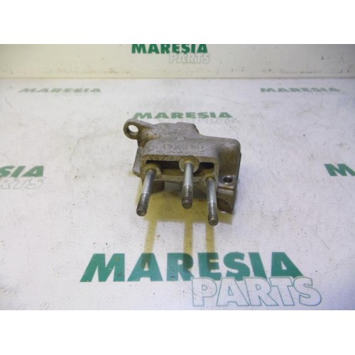 Fiat - 500 - Engine mount
