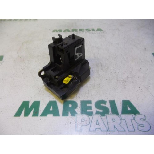 Renault - Megane Scenic - Rear door lock mechanism 4-door, left