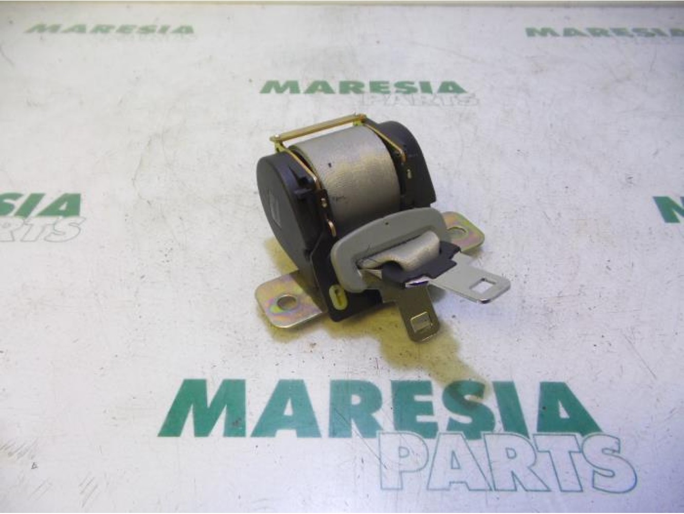 Renault - Megane Scenic - Rear seatbelt, centre
