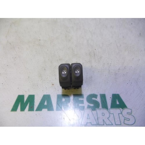 Renault - Megane Scenic - Multi-functional window switch