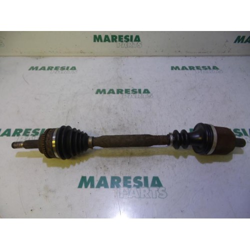 Renault - Megane Scenic - Aandrijfas links-voor