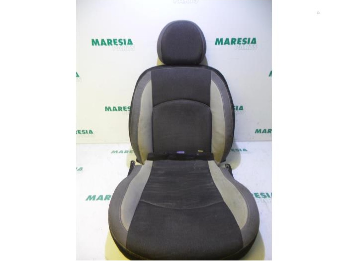 Peugeot - 206 - Sitz Verkleidung links