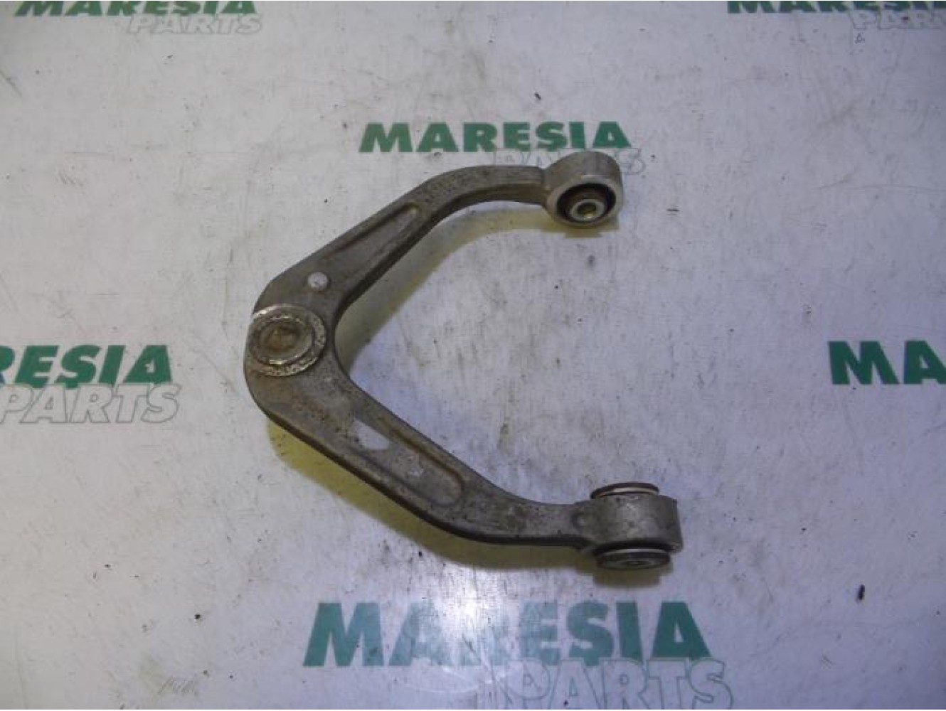 Alfa Romeo - 159 - Querlenker oben rechts vorne
