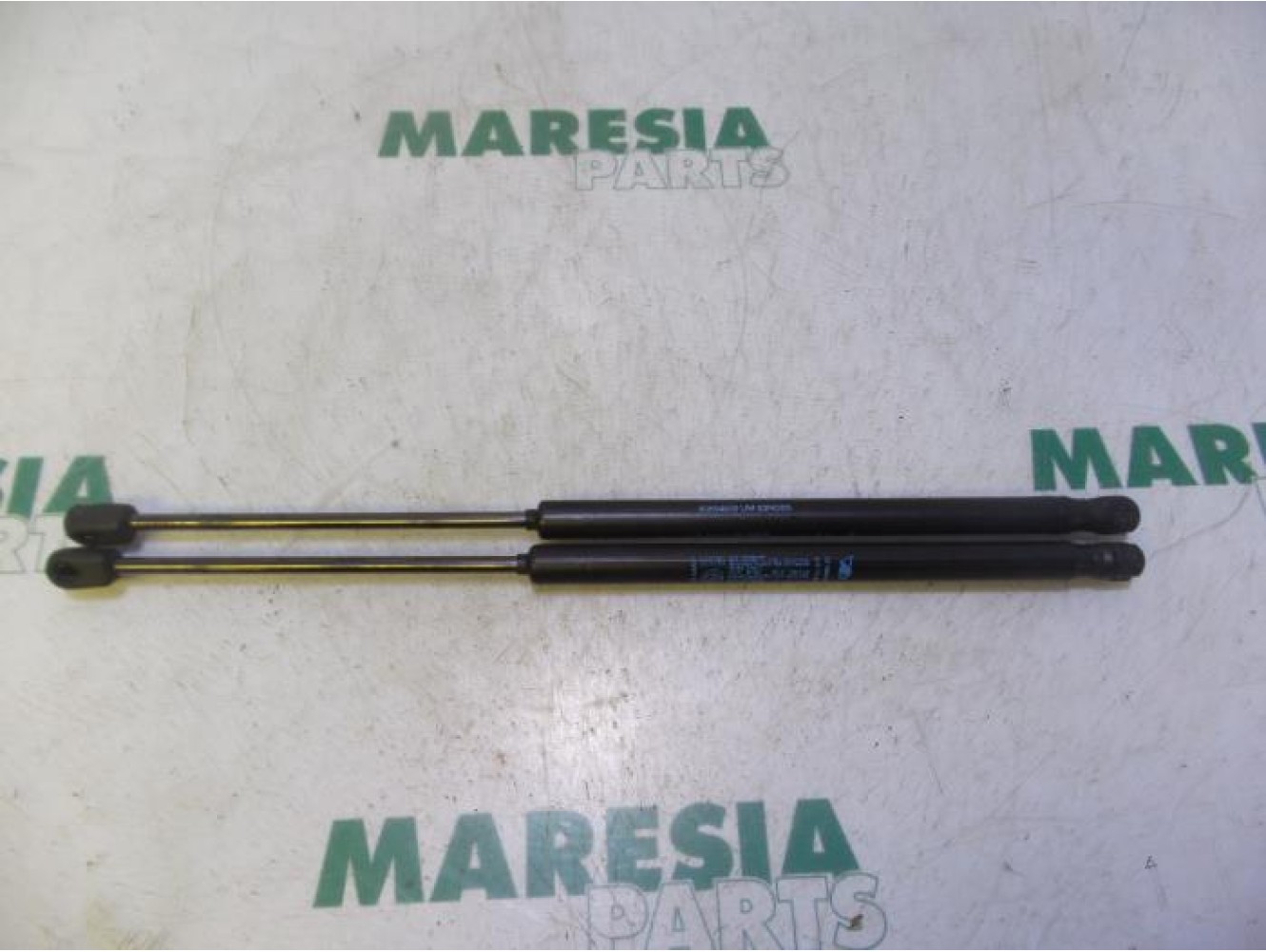 Alfa Romeo - Brera - Set of tailgate gas struts