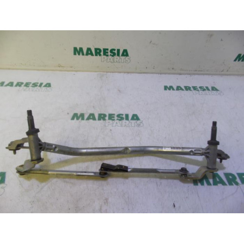 Peugeot - 208 - Wiper mechanism