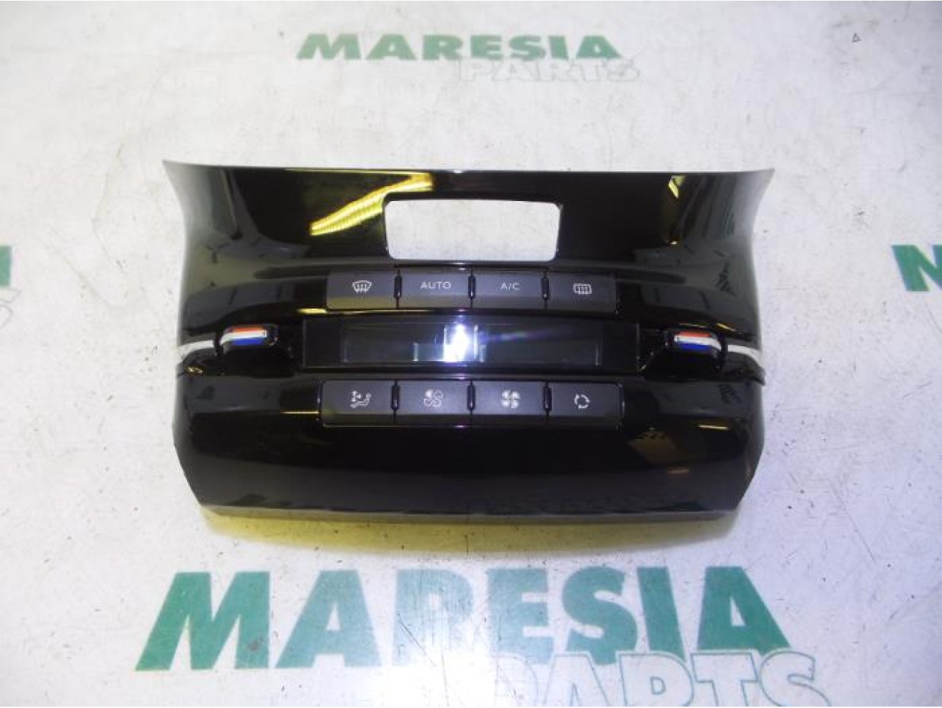 Peugeot - 208 - Heater control panel