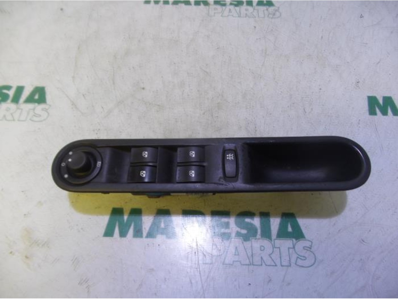 Renault - Espace - Multi-functional window switch